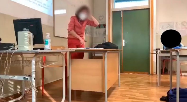 Maria Cristina Finatti wurde am 11. Oktober 2022 mit Gummikugeln beschossen. Seither schweigt die ganze Klasse. Nun wandte sich Finatti an ein Jugendgericht.