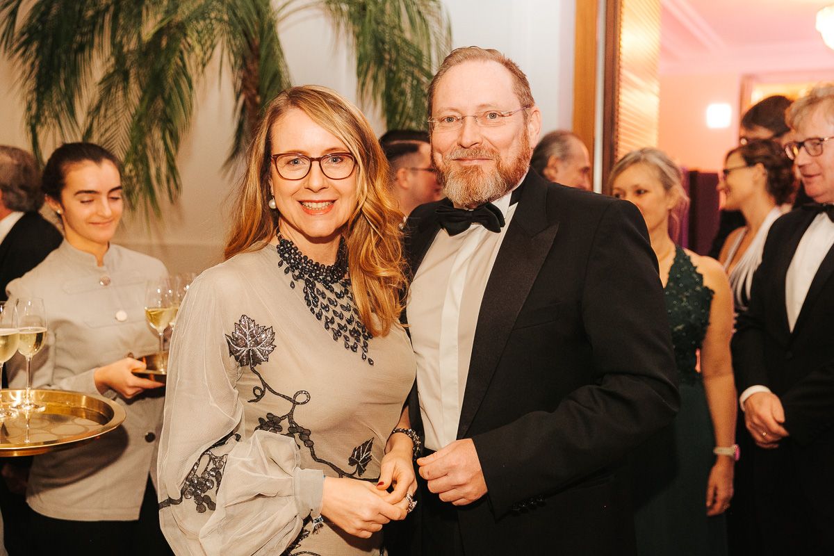 Margarete Schramböck mit Marcel Klomfar.