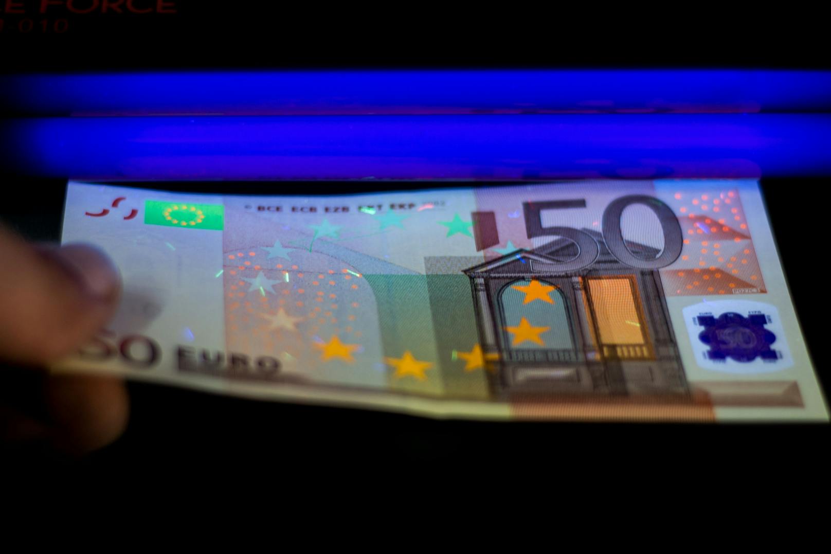 Falschgeld via Darknet nach Österreich verkauft