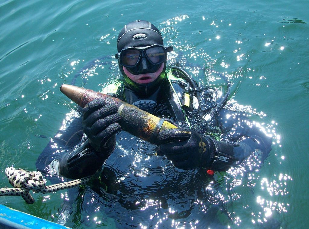 Die Sprengstoff-Experten sind auch im Wasser unterwegs.