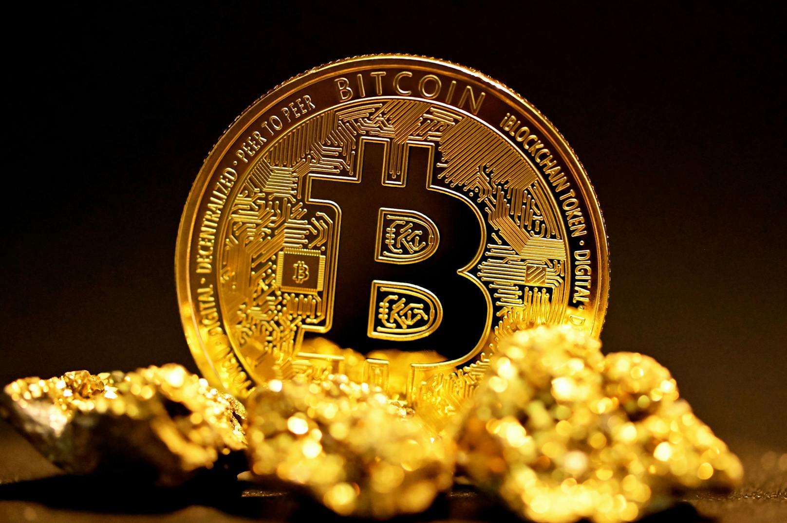 Bitcoin hat kurzzeitig sogar die Marke von 21.000 Dollar geknackt.