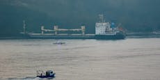 Frachtschiff aus Ukraine läuft im Bosporus auf Grund