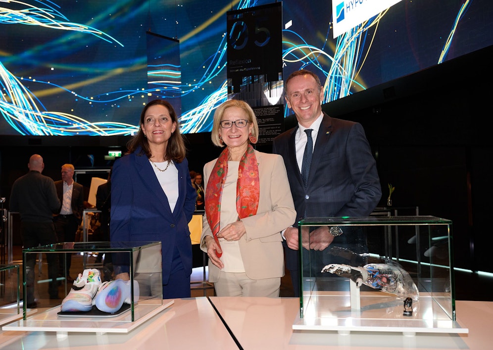 Sichtlich große Freude bei Johanna Mikl-Leitner: Gemeinsam mit Wirtschaftslandesrat Jochen Danninger eröffnete sie die Ausstellung 