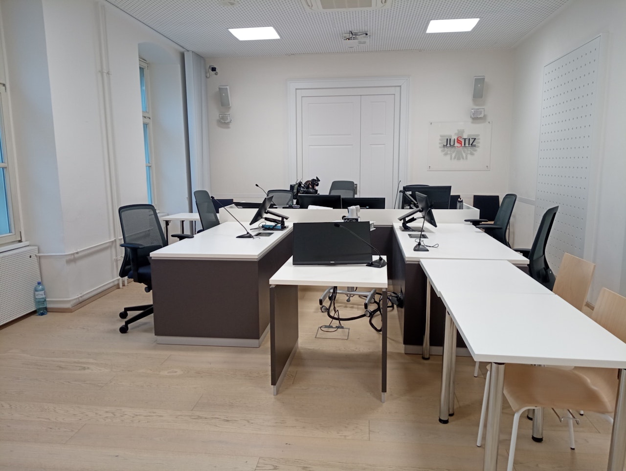 Heute.at - Massive Gewalt gegen Baby – Frau muss 1.200 € zahlen