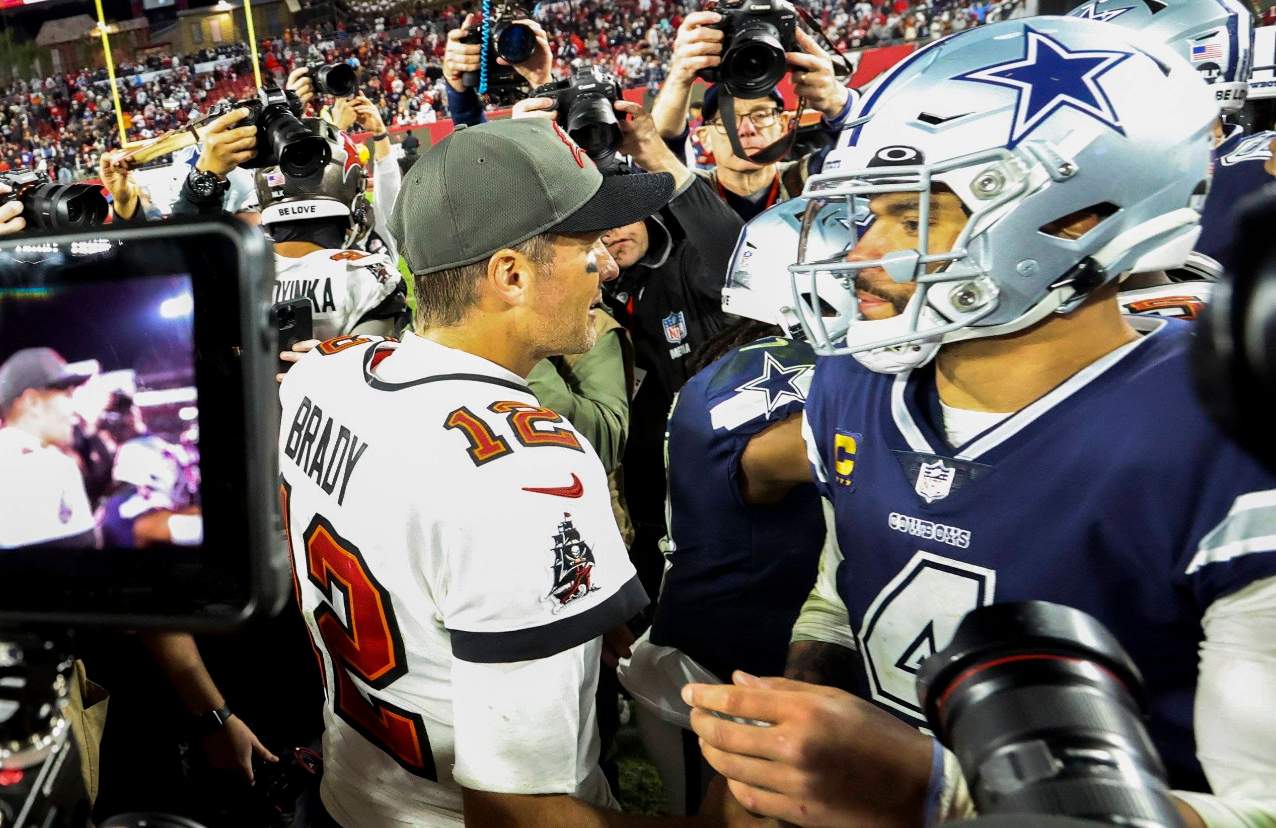 Die Dallas Cowboys werfen Tom Brady raus.