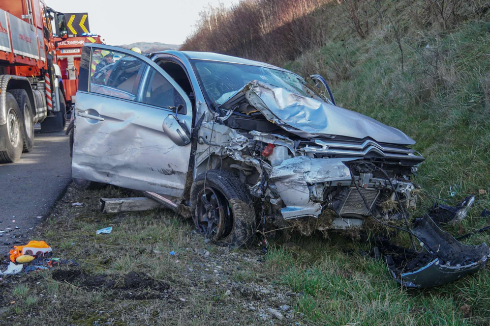 Fahrzeugüberschlag auf der A1 forderte zwei Verletzte