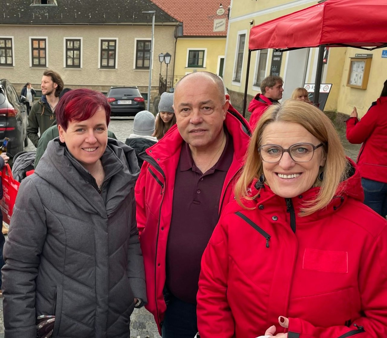 Heute.at - Rote Wahlkampfhelfer durften nicht aus schwarze Klo