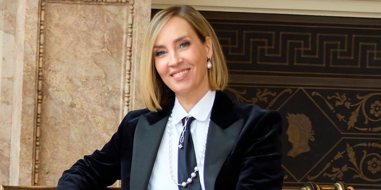 Nadja Bernhard moderiert den Opernball 2023 für den ORF.