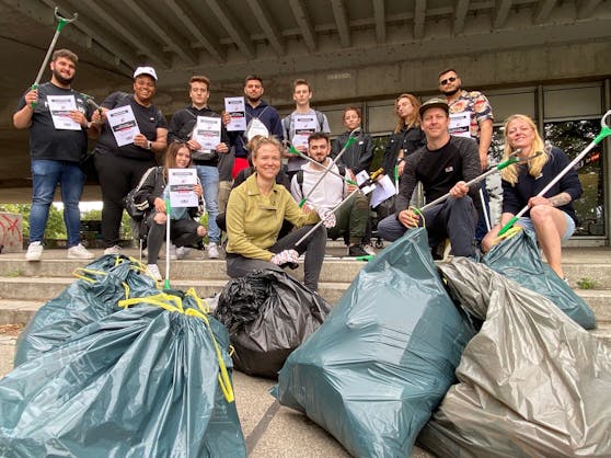 Das A1 Lehrlingsteam beim Trash Walk: Dabei wurden 15 kg Müll gesammelt und fachgerecht entsorgt!