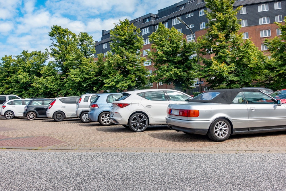 Geht es nach der Grazer Vizebürgermeisterin Schwentner, könnten Besitzer großer Autos in Zukunft mehr fürs Parken bezahlen. 