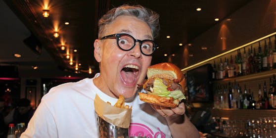 Nicht nur Burger, auch Männer die gerne kuscheln findet Rolf Scheider zum Anbeißen