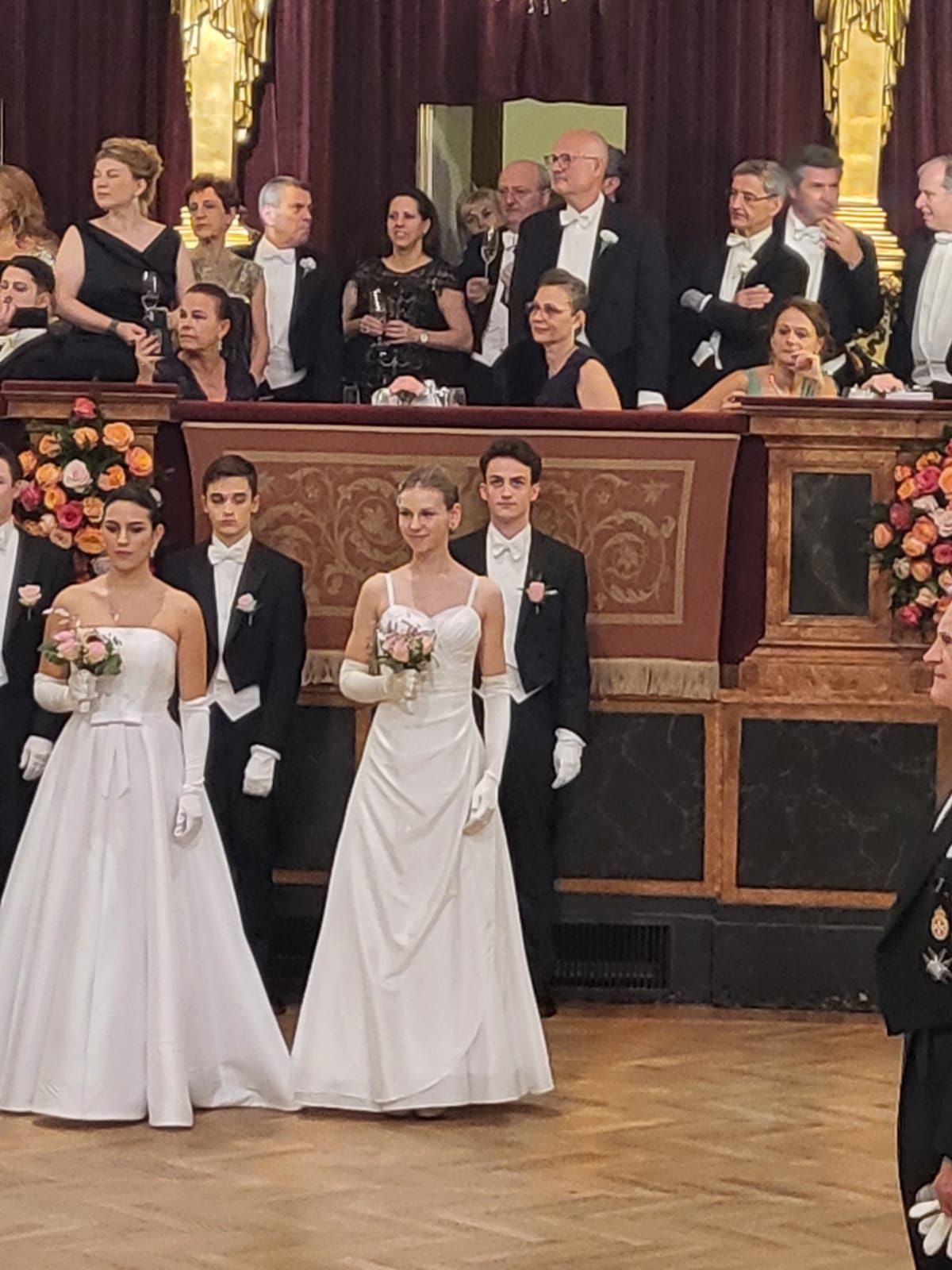 Großer Ball-Auftritt: Benedikt Höfer und Carla Daimler.