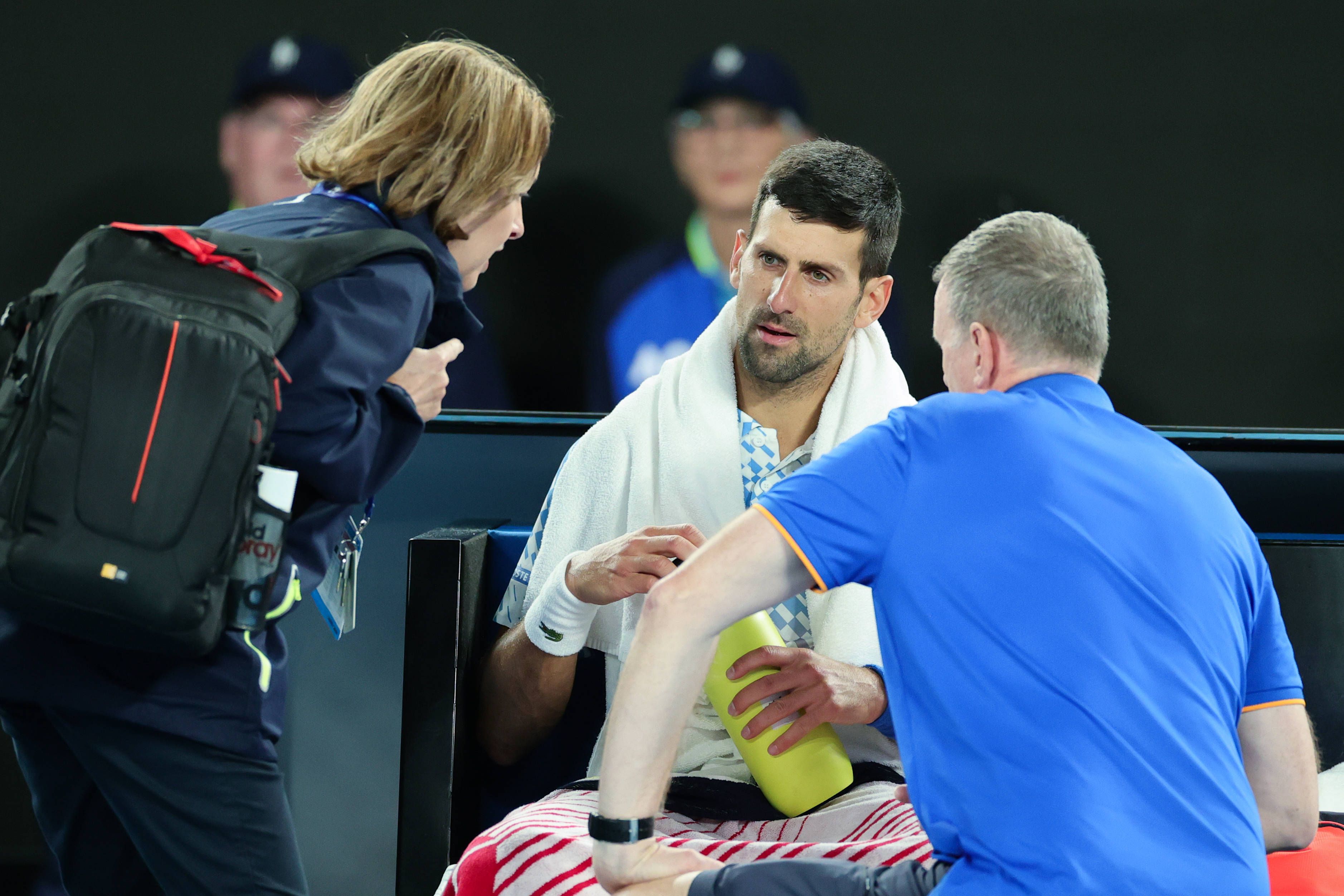 Novak Djokovic rastete in seinem Zweitrunden-Spiel bei den Australian Open aus. 
