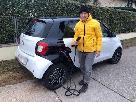 Das neue E-Auto von Hansjörg T. war leer und er musste abends die Kinder holen: Ein Mäci-Restaurantleiter half ihm aus der Patsche.