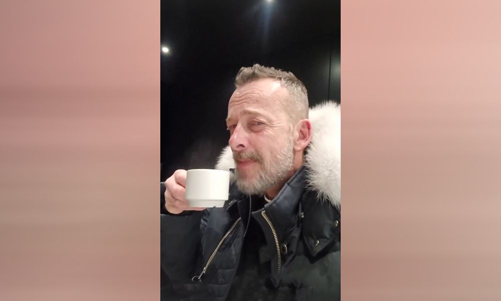 Robert Kratky trinkt am frühen Morgen gerne Kaffee. 
