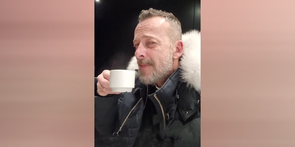 Robert Kratky trinkt am frühen Morgen gerne Kaffee. 