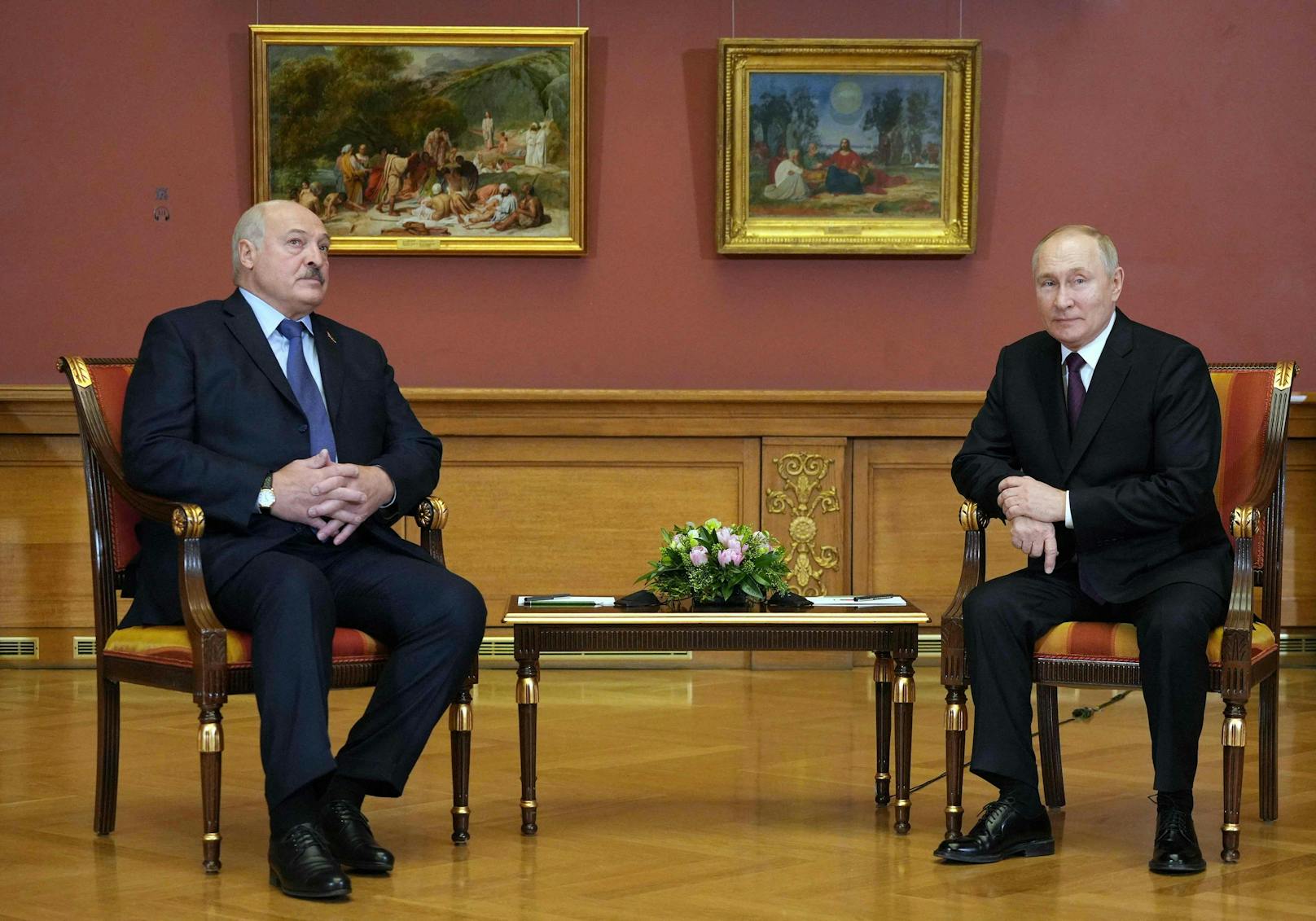 Was hecken die zwei Langzeit-Präsidenten Putin und Lukaschenko aus?