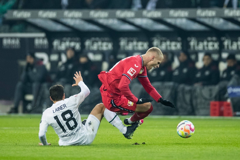 Gladbachs ÖFB-Legionär Stefan Lainer kann Leverkusen nicht stoppen