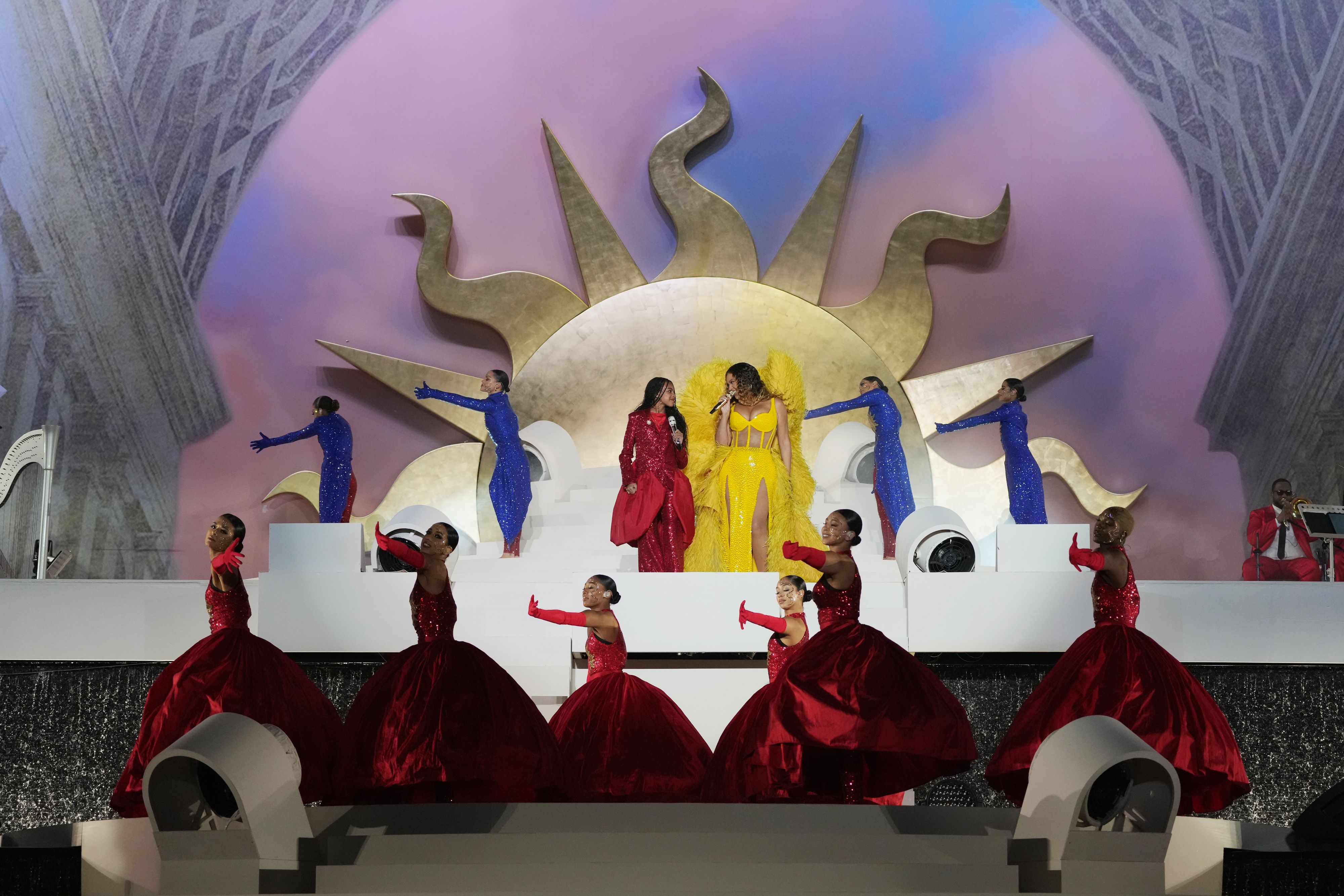 Für eine horrende Summe performte Beyoncé mit ihrer Tochter bei der Hoteleröffnung.