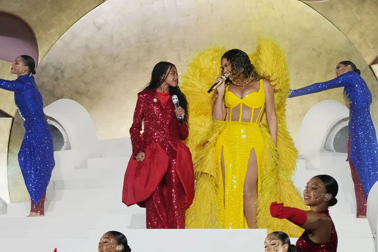 Für eine horrende Summe performte Beyoncé mit ihrer Tochter bei der Hoteleröffnung.