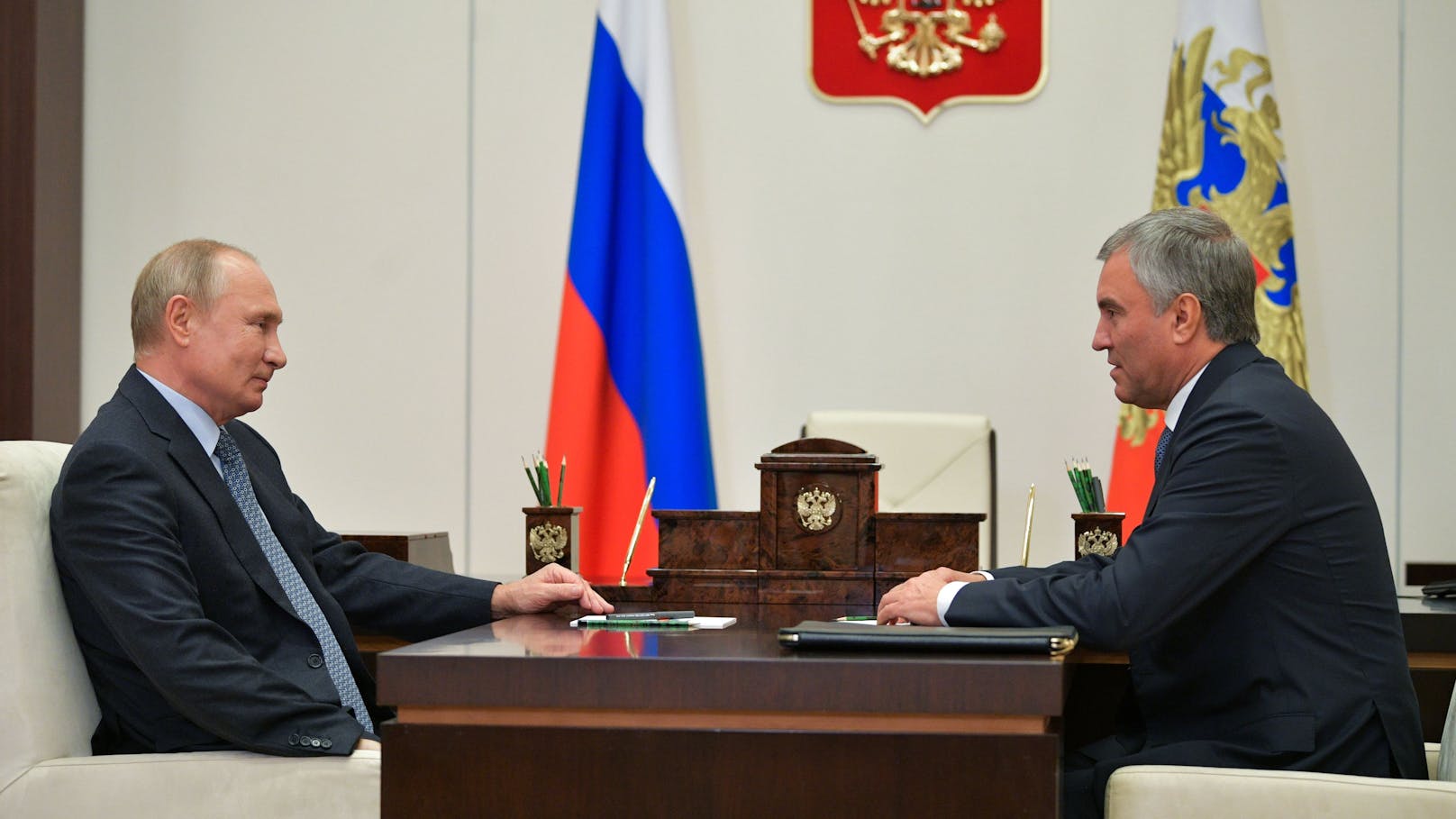 Seit Jahren eng verbandelt: Russlands Präsident <strong>Wladimir Putin</strong> und der russische Parlamentschef <strong>Wjatscheslaw Wolodin</strong>