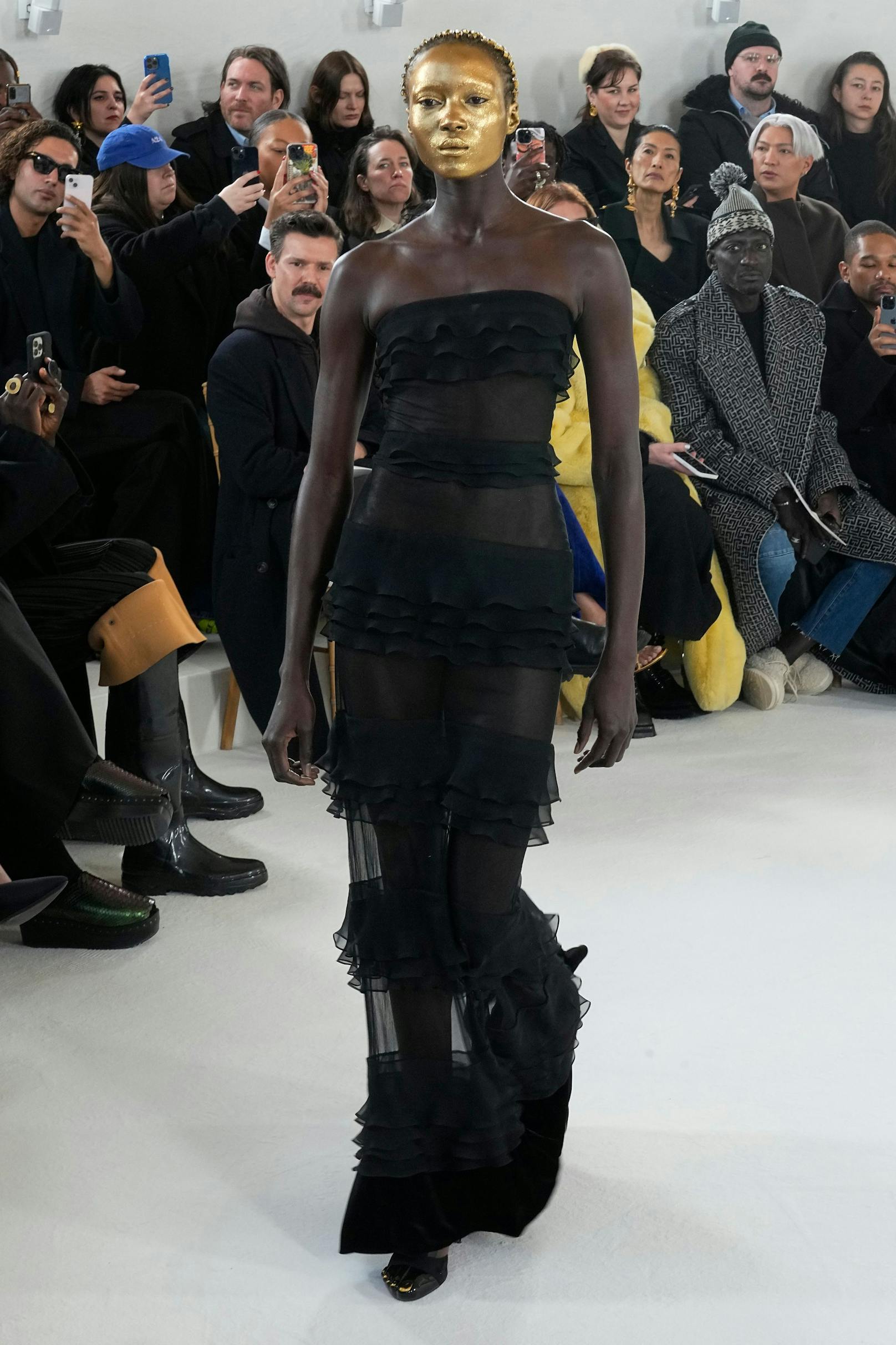 Seine Haute Couture Spring-Summer 2023 Kollektion widmete Schiaparelli-Designer Daniel Roseberry Dantes Inferno.