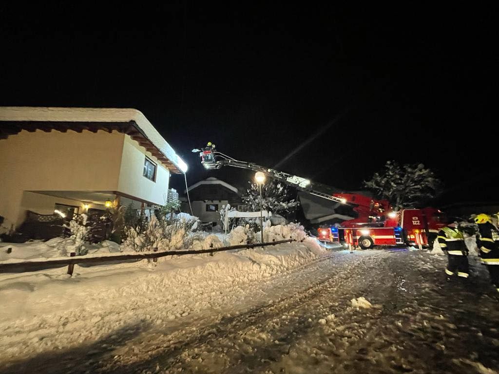 Die Feuerwehren standen im Dauereinsatz.