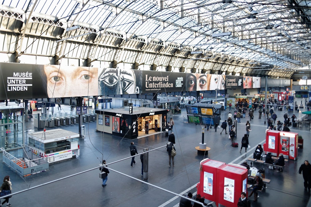 Der französische Bahnhof Gare de l'Est wurde von Brandstiftern lahmgelegt.