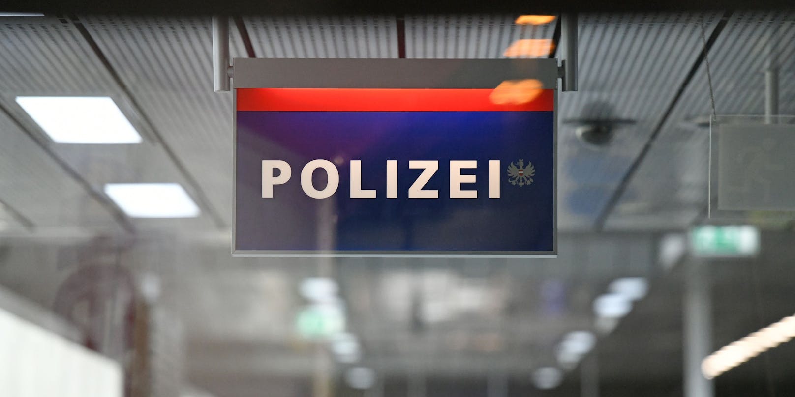 Die Polizei ist noch vor Ort und ermittelt. (Symbolbild)