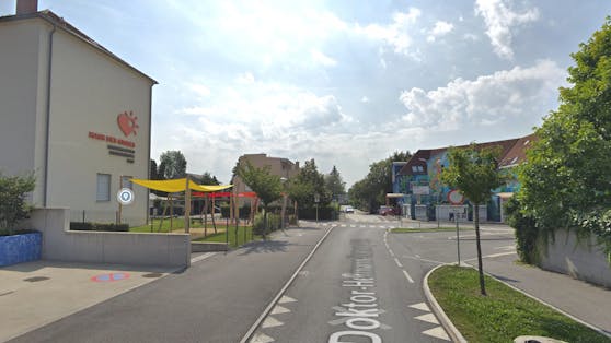 Vor dem Schulzentrum in Gleisdorf (Bezirk Weiz) kam es Montagfrüh zu einem Verkehrsunfall.