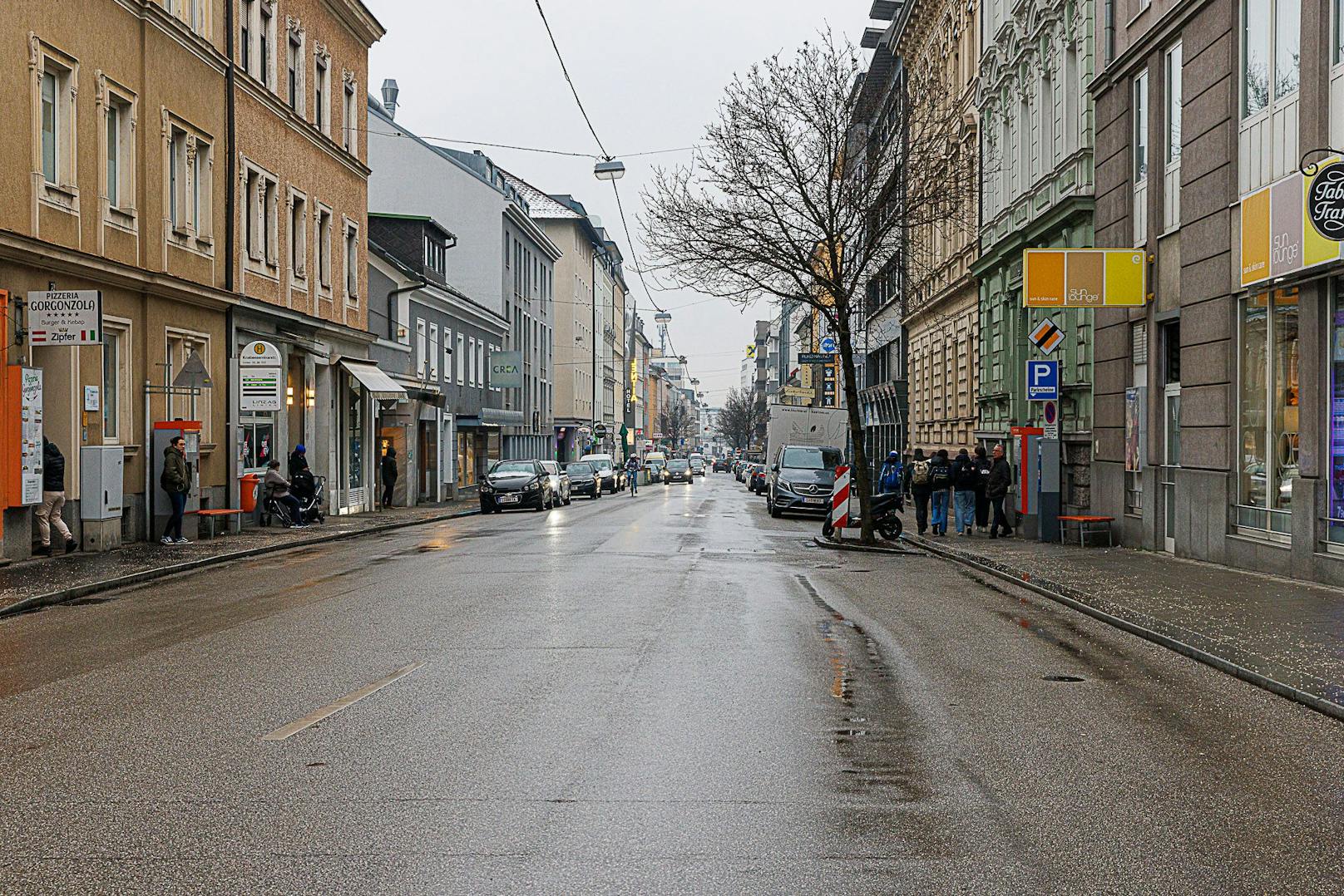 Die Urfahraner Hauptstraße ist eine belebte und beliebte Einkaufsstraße in der Landeshauptstadt.