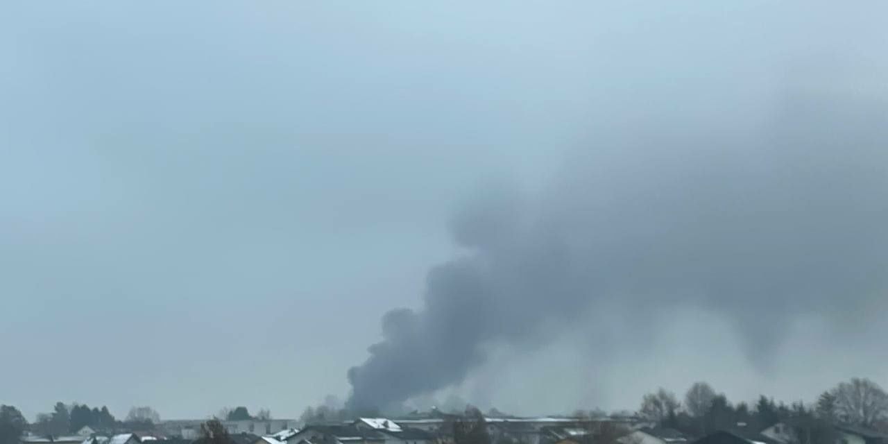 Großbrand bei Linz dunkle Rauchsäule weithin sichtbar Oberösterreich Heute.at Großbrand bei Linz dunkle Rauchsäule weithin sichtbar Oberösterreich Heute.at
