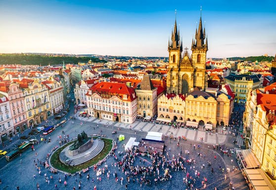Um wenige Euros kann man von Wien nach Prag fahren.