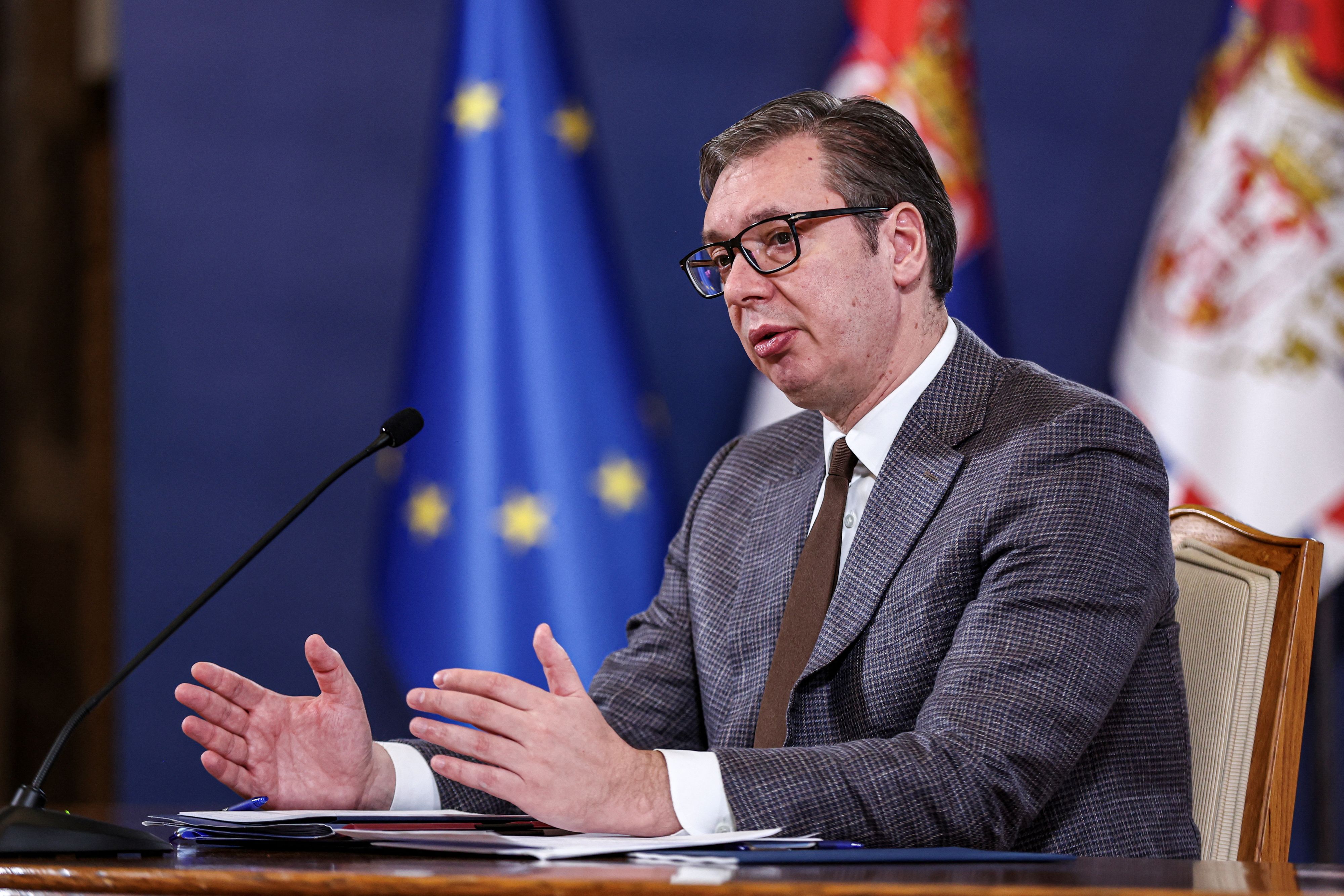 Serbiens Präsident Aleksandar Vucic scheint sich dem internationalen Druck schlussendlich doch zu beugen.