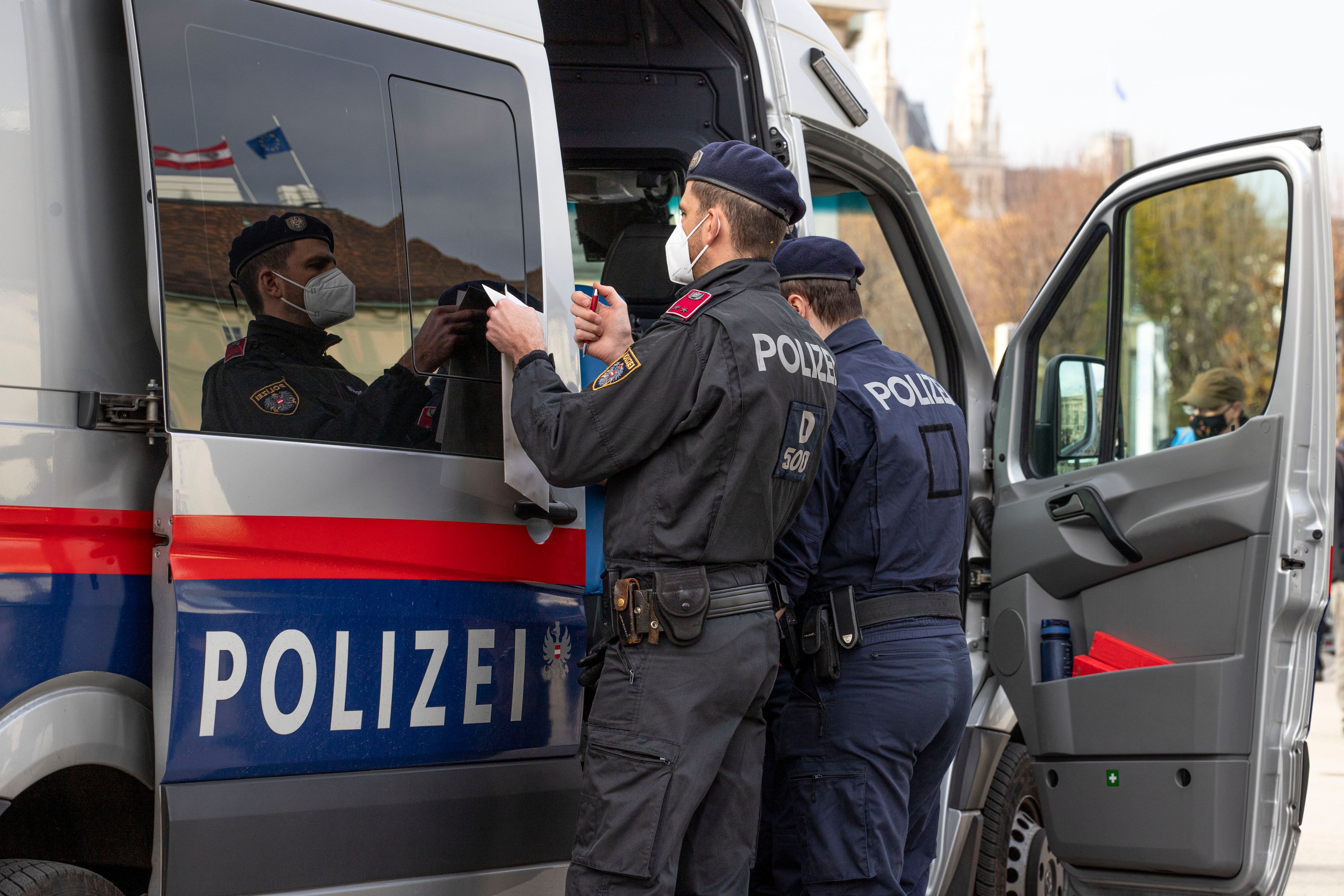 Polizisten während eines Einsatzes in der Wiener Innenstadt. (Symbolbild)
