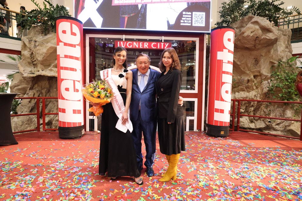 Richard Lugner mit Opernball-Prinzessin Jaqueline und seinem 