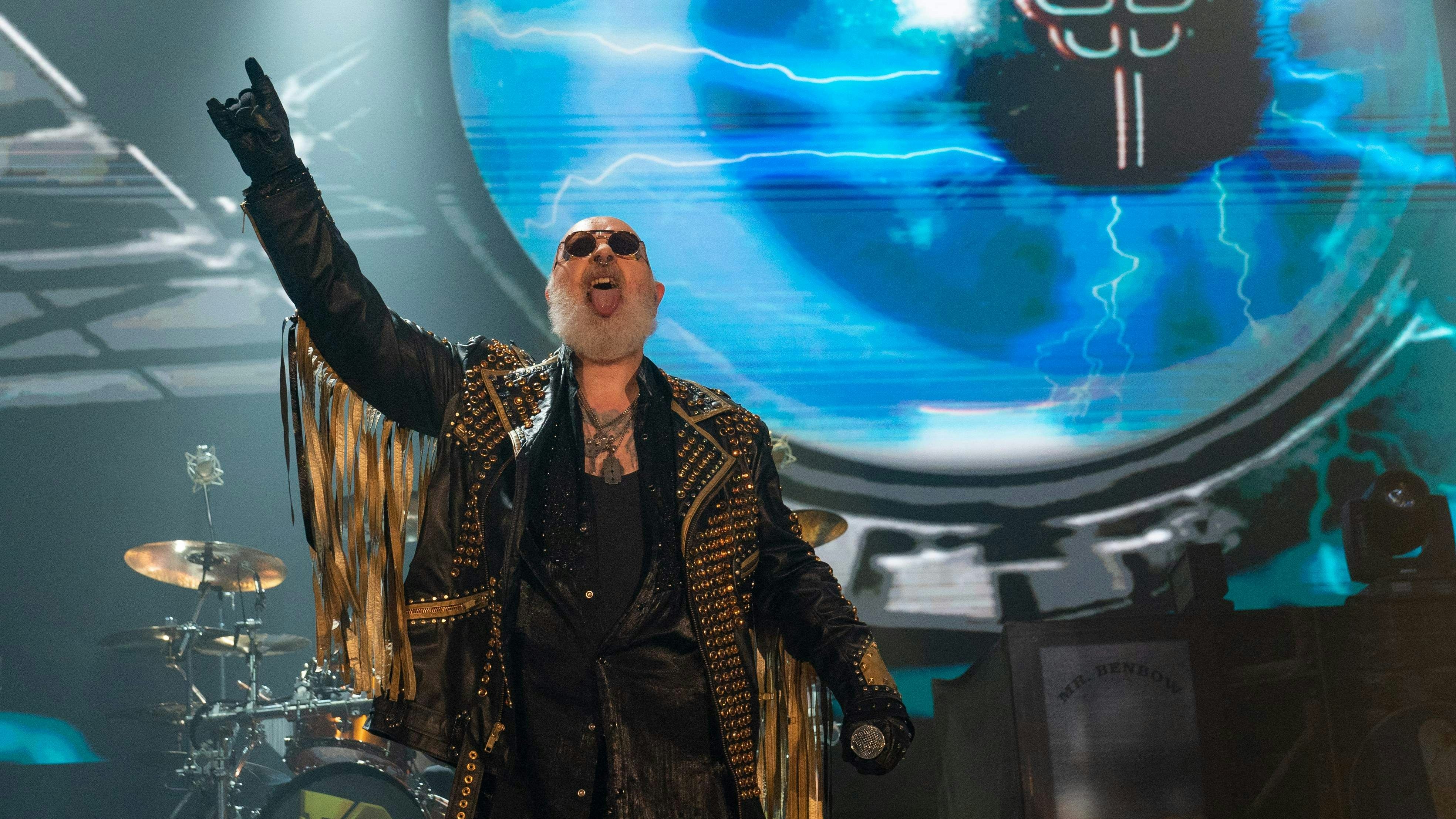 Download von www.picturedesk.com am 25.01.2023 (11:41).  Lead vocalist Rob Halford of British heavy metal band Judas Priest performs on stage during their "50 Heavy Metal Years tour, at the Tech Port Arena in San Antonio, Texas, on November 23, 2022. (Photo by SUZANNE CORDEIRO / AFP) - 20221123_PD23062 - Rechteinfo: Rights Managed (RM) Nur fÃ¼r redaktionelle Nutzung! Werbliche Nutzung erfordert Freigabe: bitte schicken Sie uns eine Anfrage.