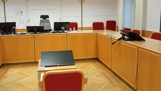 Ein 33-Jähriger steht im Verdacht, ein Blumengeschäft in Linz überfallen zu haben. Am Mittwoch stand er in Linz vor Gericht.