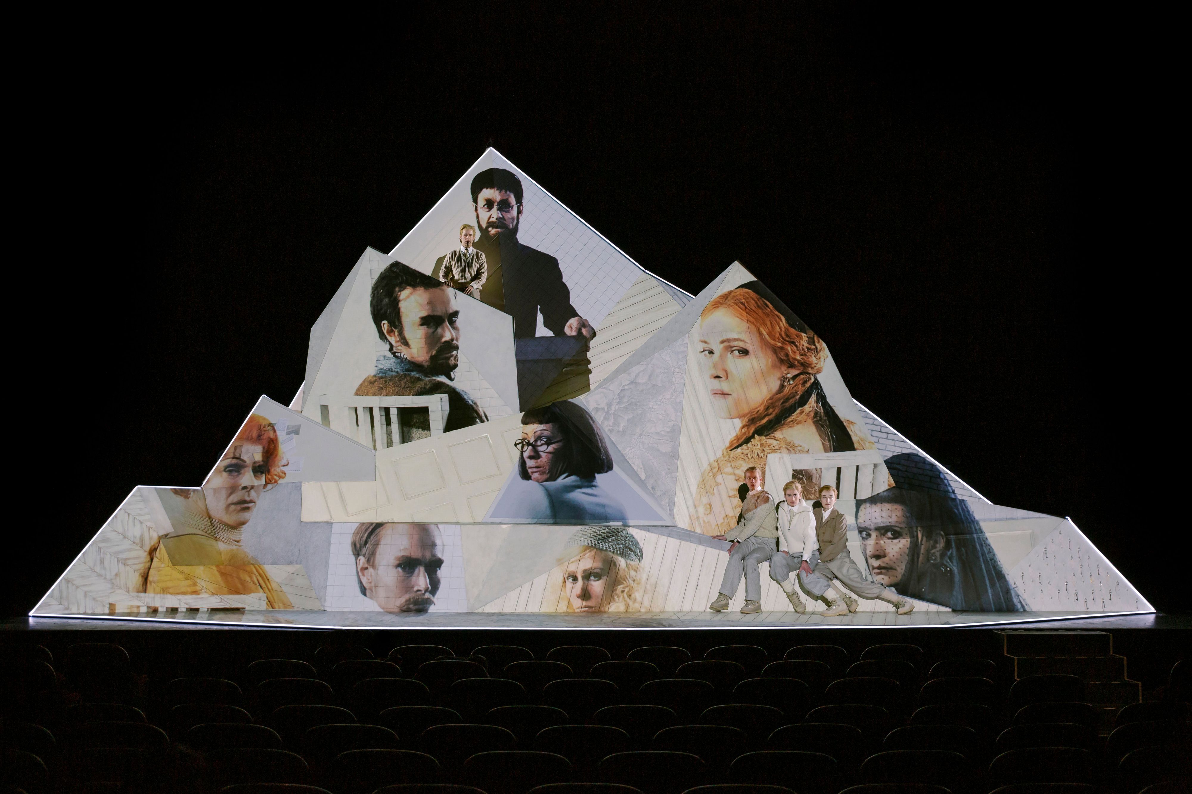 Mit Felix Kammerer in der Hauptrolle feiert "Der Zauberberg" am Samstag Premiere.