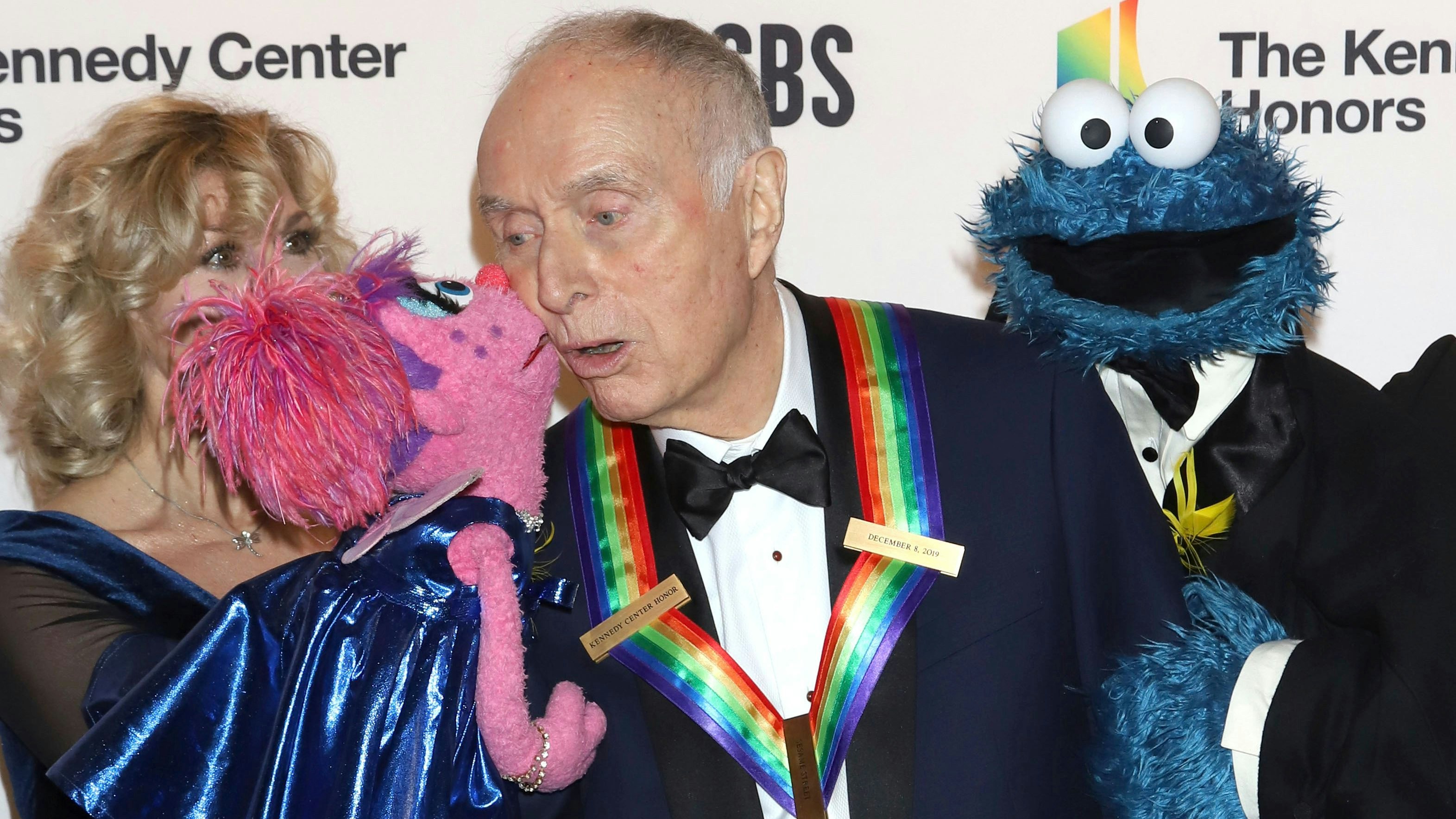 Download von www.picturedesk.com am 25.01.2023 (10:17).  2019 Kennedy Center honoree, Sesame Street co-founder Lloyd Morrisett attends the 42nd Annual Kennedy Center Honors at The Kennedy Center, Sunday, Dec. 8, 2019, in Washington. (Photo by Greg Allen/Invision/AP) - 20191208_PD12482 - Rechteinfo: Rights Managed (RM)