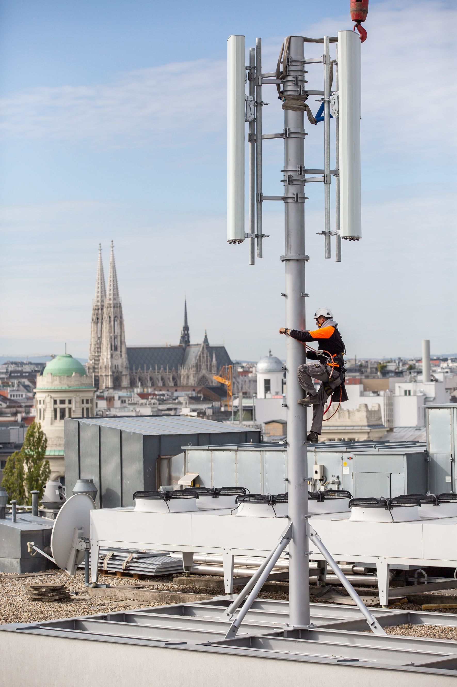 Funkturmgesellschaft "EuroTeleSites AG" plant noch im zweiten Halbjahr an die Wiener Börse zu gehen.
