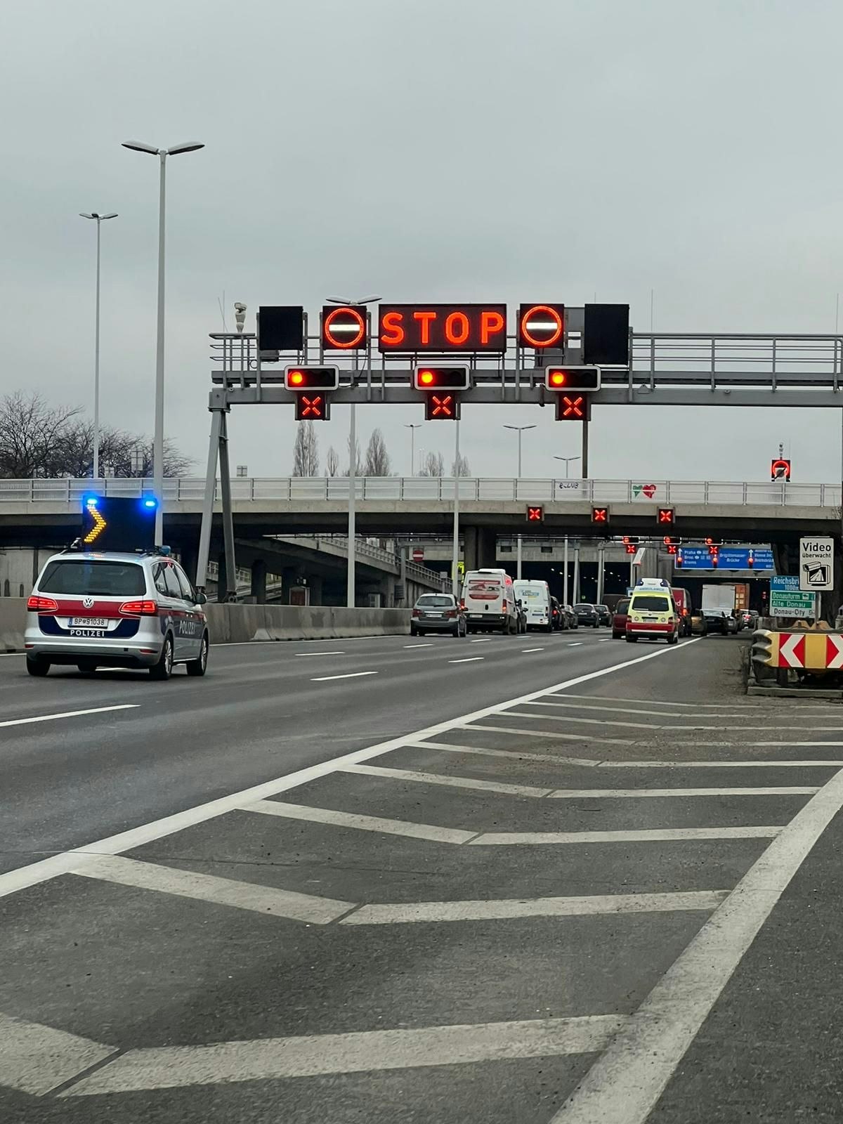 Die A22 musste gesperrt werden. 