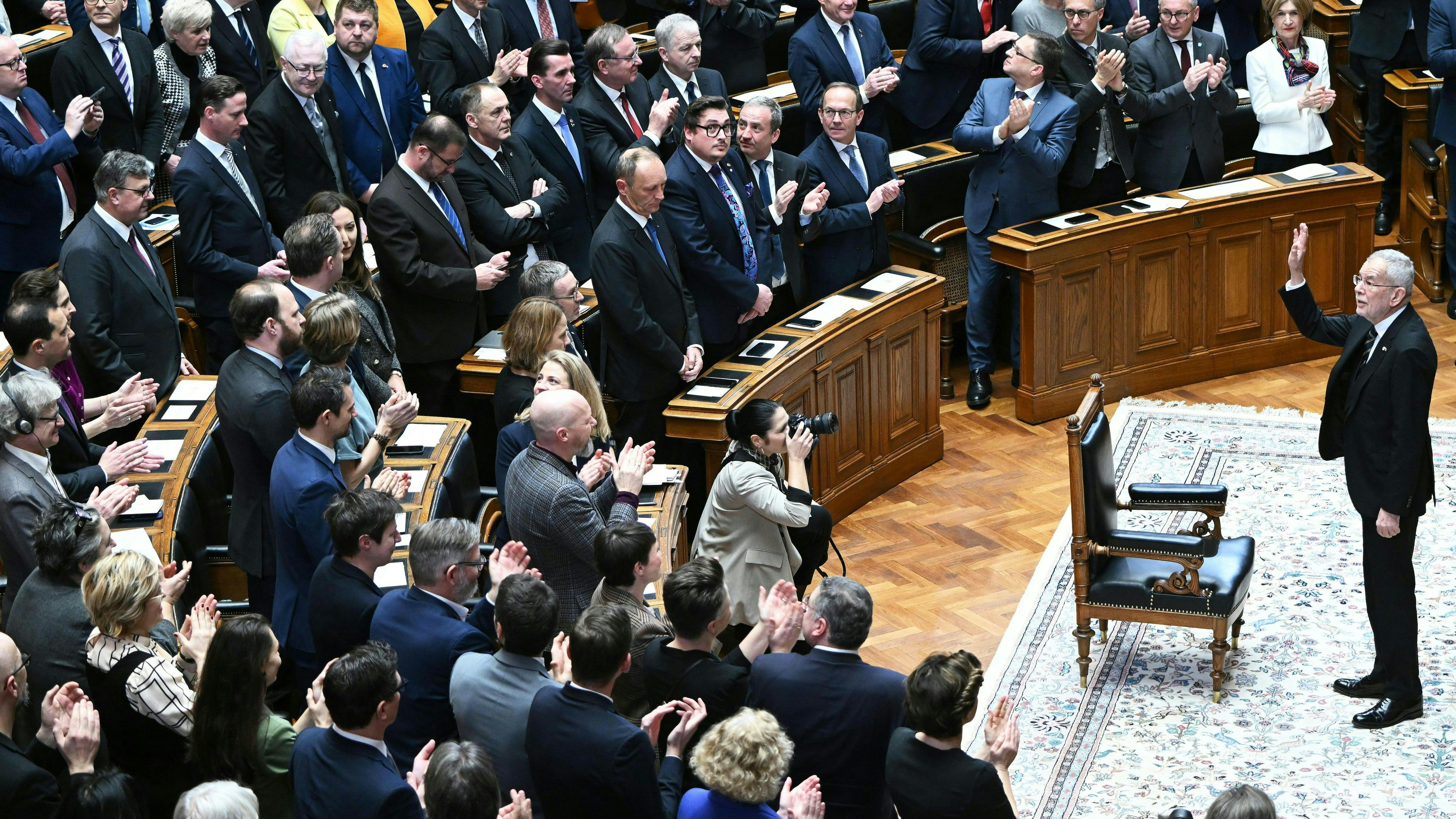 Download von www.picturedesk.com am 26.01.2023 (10:21).  ABD0021_20230126 - WIEN - ÖSTERREICH: Bundespräsident Alexander Van der Bellen während der Angelobung durch die Bundesversammlung am Donnerstag, 26. Jänner 2023, im Parlament in Wien. - FOTO: APA/ROLAND SCHLAGER - 20230126_PD1488 - Rechteinfo: Rights Managed (RM)