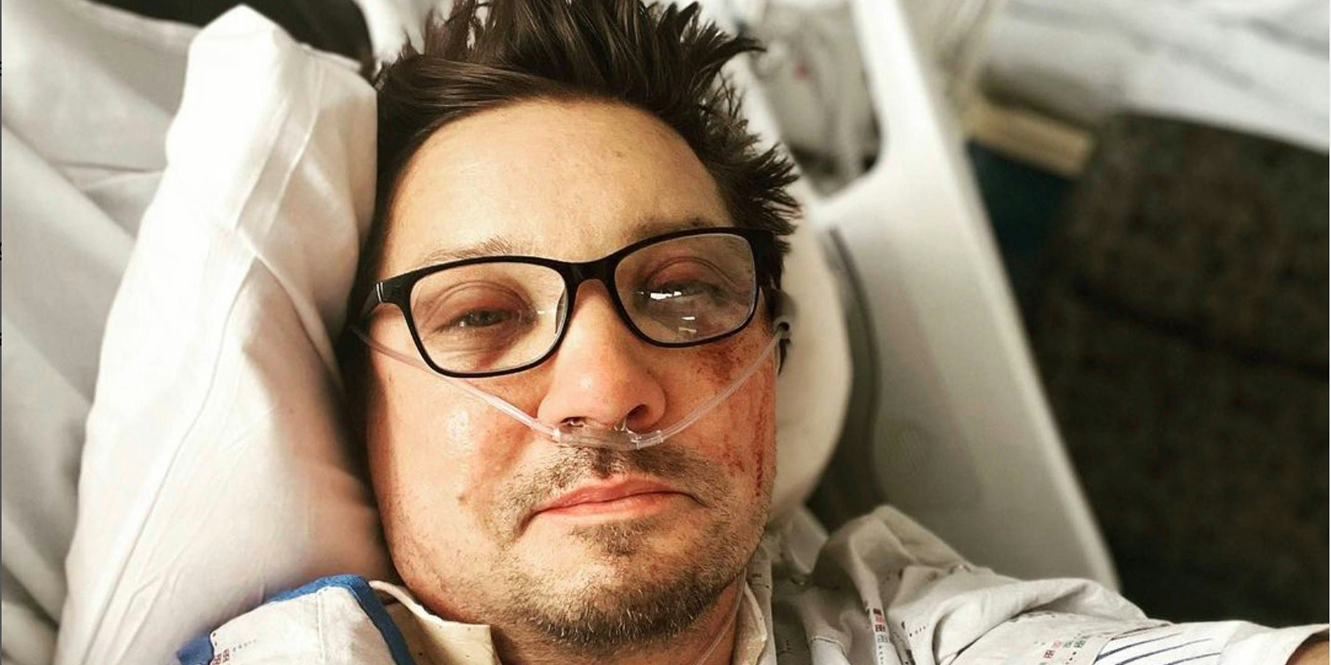 Hollywood-Star Jeremy Renner verletzte sich bei einem Schneepflug-Unglück schwer.