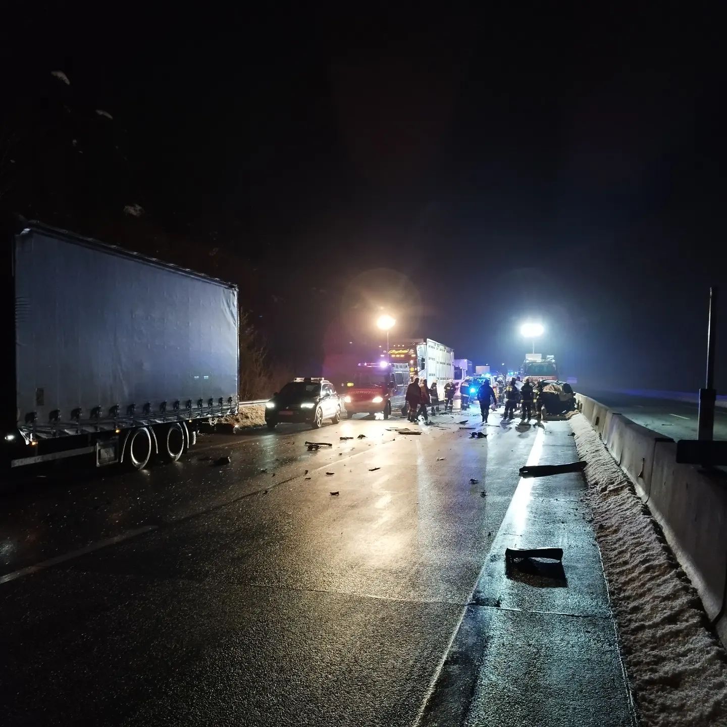 Frontal Gegen Lkw – Frau Stirbt Bei Geisterfahrer-Crash | Heute.at