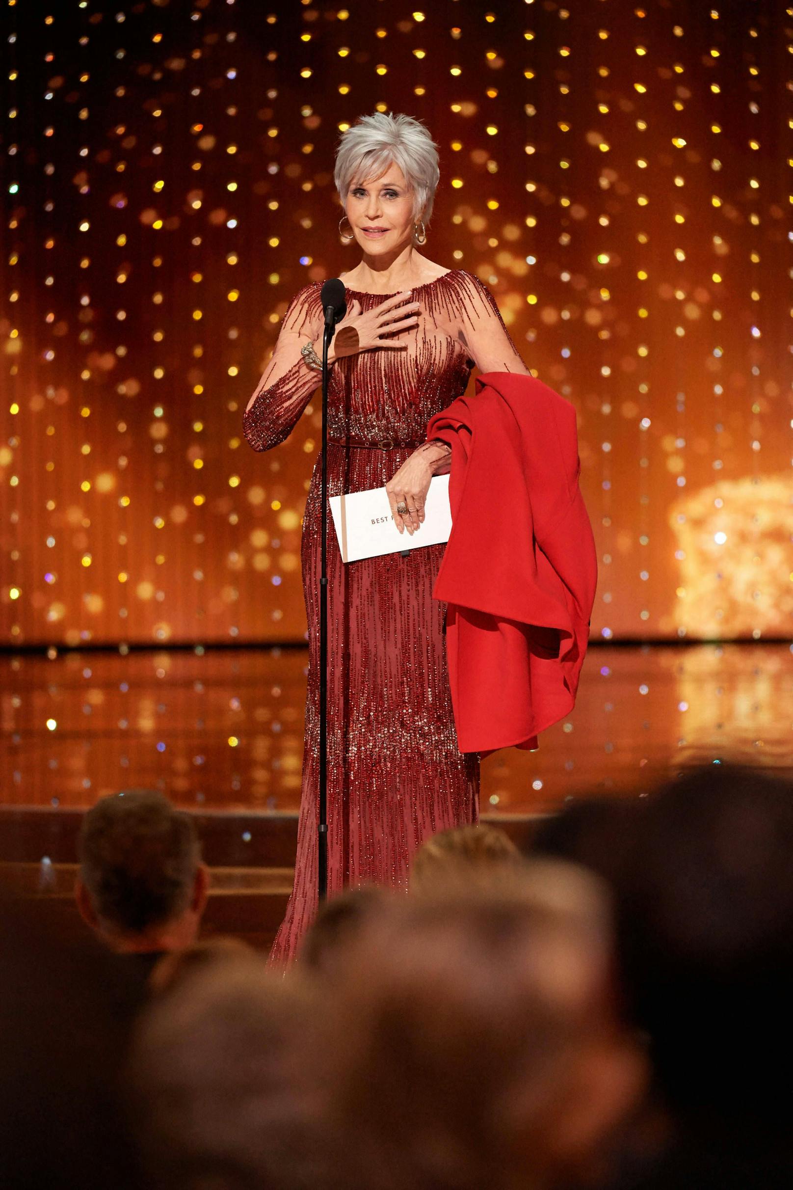 Jane Fonda bei den Oscars in Los Angeles ganz in rot.&nbsp;