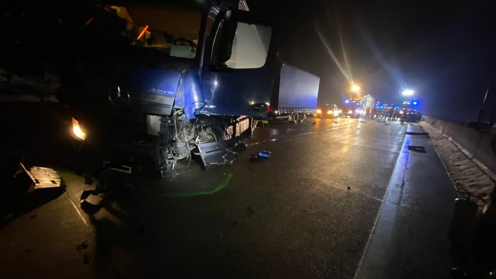 Auf der A2 Südautobahn kam es in der Nacht auf 26. Jänner zum ersten tödlichen Geisterfahrer-Unfall des Jahres 2023.