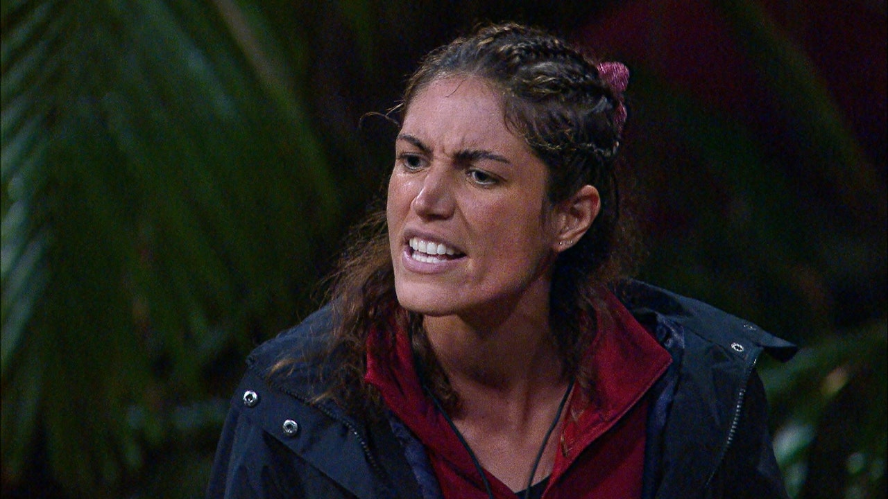 Heute.at - Die ist Irre: Dschungel-Promi ertrinkt in Hasswelle