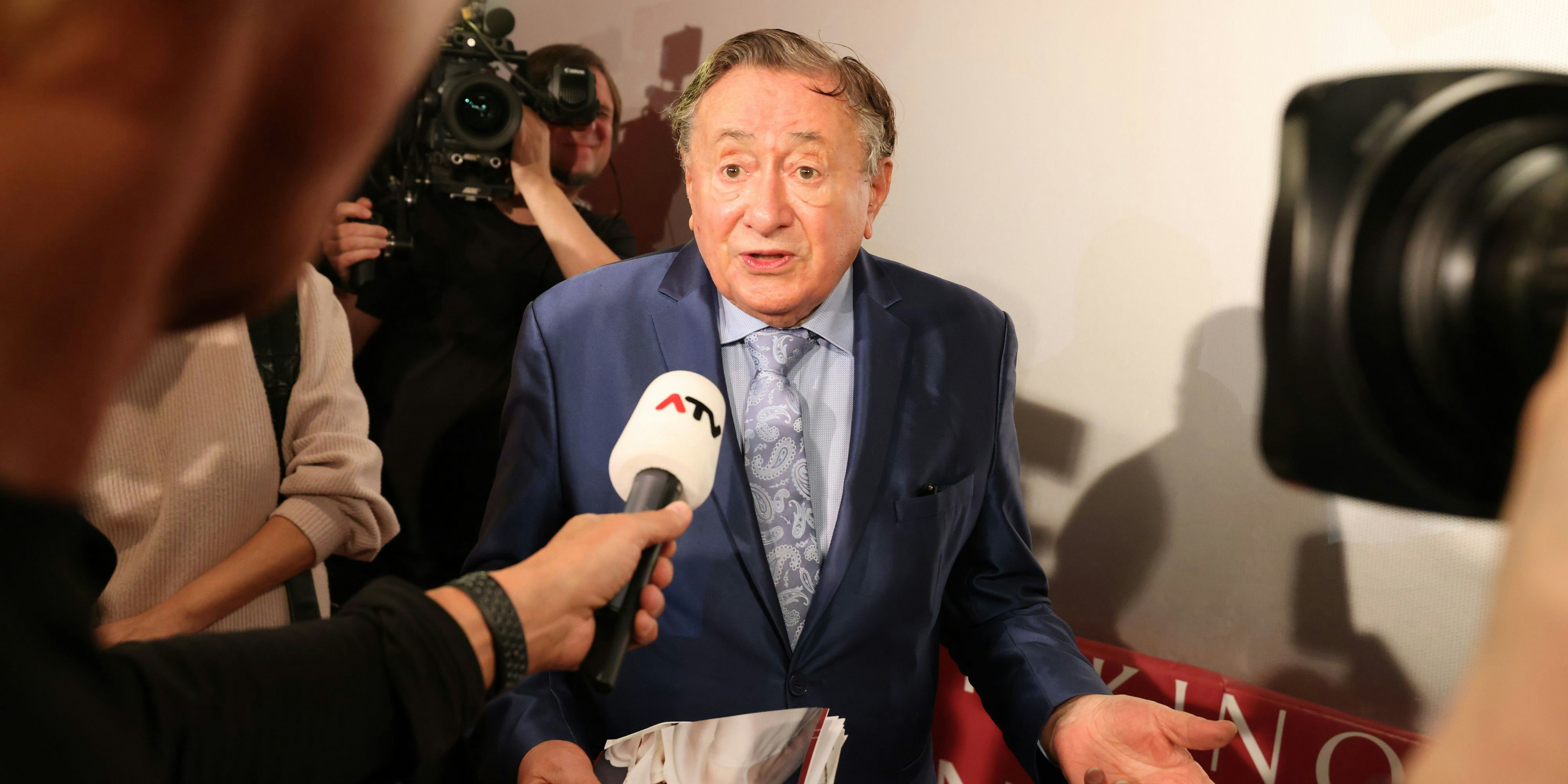 Richard Lugner hat es mit seinen Stargästen nicht immer leicht. 