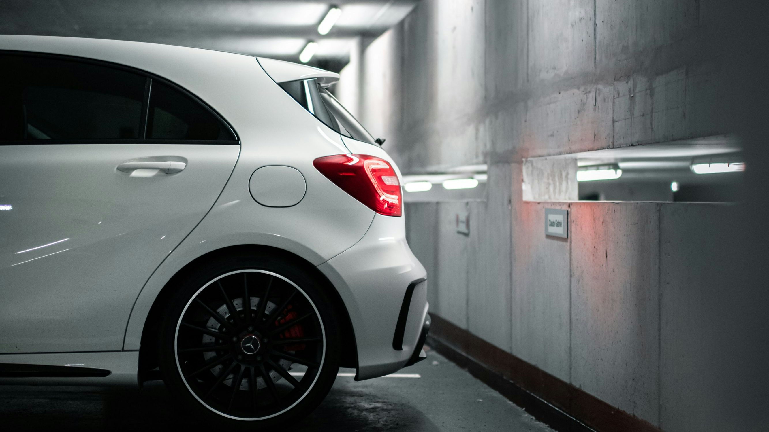 Ein Pkw-Lenker entdeckte Kratzer auf seinem Pkw, diese dürften von sexuellen Handlungen Fremder herrühren. Symbolbild.